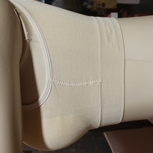 NWOT 3pk/3 colors Stretchy, lightly padded Bralettes Sz M - Picture 9 of 16